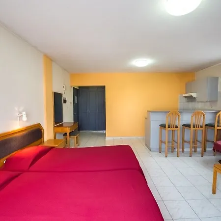 Lobelia Park Annex Hotel